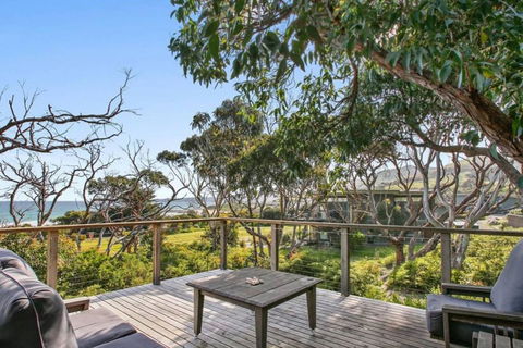OCEAN ESCAPE - The Ultimate Luxury Beach House - Accommodation Redcliffe 3