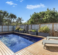 Ocean Luxe Retreat Luxury House with pool tennis court fireplace walk to beach - Accommodation Redcliffe