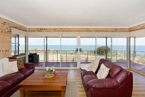 Ocean View Beach House - Accommodation Redcliffe 0
