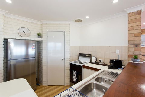 Ocean View Beach House - Accommodation Redcliffe 3