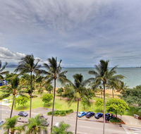 Ocean View Studios 75 The Strand Free Fast Wifi/Foxtel - Accommodation Redcliffe