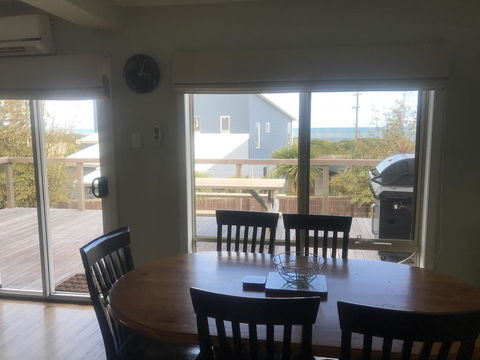 OCEAN VIEWS - Accommodation Redcliffe 3