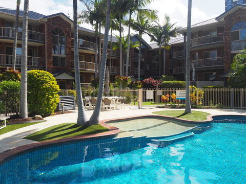 Oceanside Cove Holiday Apartments - Accommodation Redcliffe 0