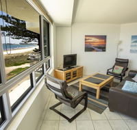 Oceanside Resort - Absolute Beachfront Apartments - Accommodation Redcliffe