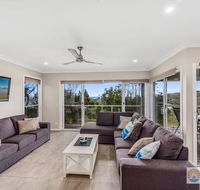 Oceanview Beach Front - Accommodation Redcliffe