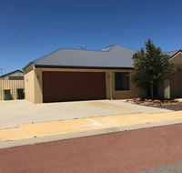 Ohana HQ - Family Getaway - Accommodation Redcliffe
