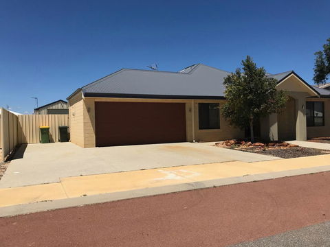 Ohana HQ - Family Getaway - Accommodation Redcliffe 0