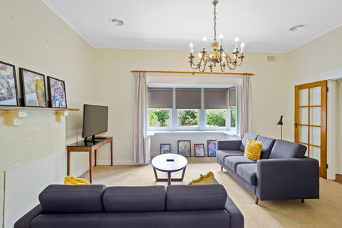 Old World Charm On Shannon - Accommodation Redcliffe 1