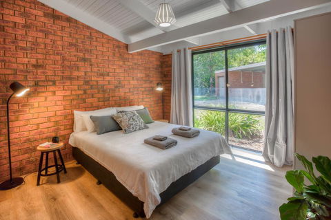 On The River, Porepunkah - Bright VIC - Accommodation Redcliffe 3