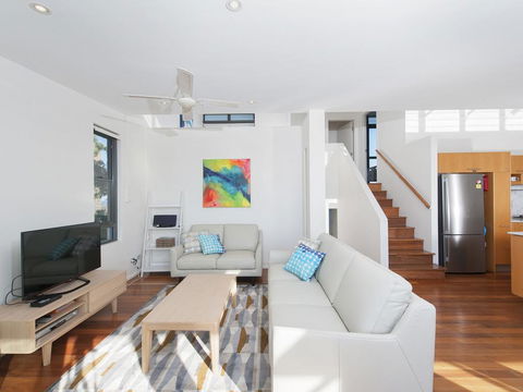 One Mile Cl, One Mile Ridge, Townhouse 12, 26 - Accommodation Redcliffe 1