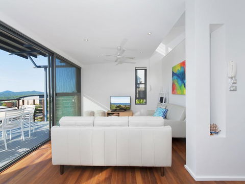 One Mile Cl, One Mile Ridge, Townhouse 12, 26 - Accommodation Redcliffe 2