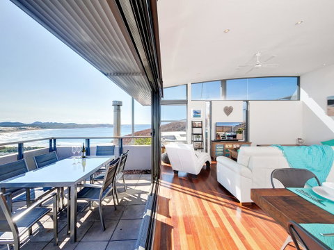 One Mile Cl, Townhouse 22, 26, The Deckhouse - Accommodation Redcliffe 0