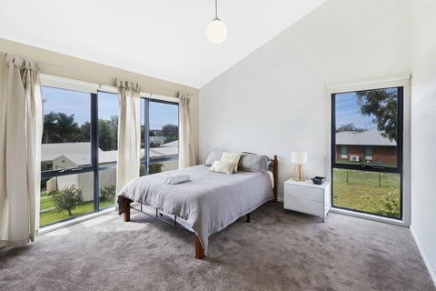 Orense - Waterviews In Newlands Arm - Accommodation Redcliffe 2