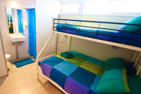 Original Backpackers - Accommodation Redcliffe 1
