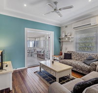 Oscars Pet Friendly Beach House 14 Tomaree Road - Accommodation Redcliffe