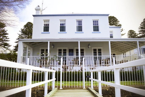 Oscars Waterfront Boutique Hotel - Accommodation Redcliffe 0