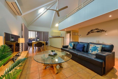Osprey Holiday Village Unit 117 - Exquisite 3 Bedroom Holiday Villa With A Pool In The Complex - Accommodation Redcliffe 0