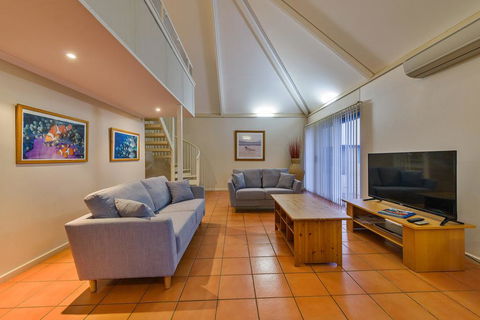 Osprey Holiday Village Unit 123 - Blissful 3 Bedroom Holiday Villa With A Pool In The Complex - Accommodation Redcliffe 0