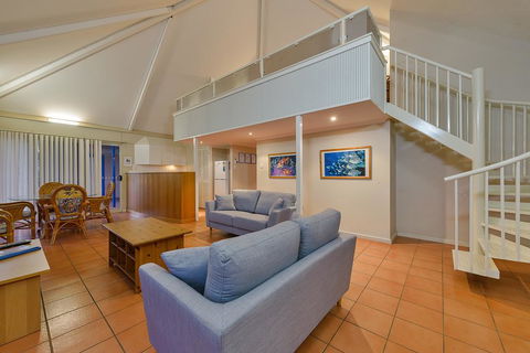 Osprey Holiday Village Unit 123 - Blissful 3 Bedroom Holiday Villa With A Pool In The Complex - Accommodation Redcliffe 2