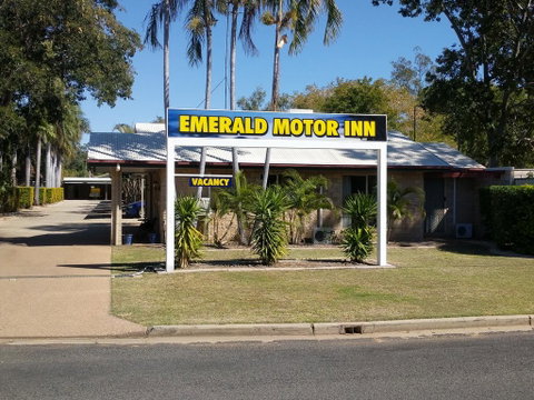 Overflow Emerald Motor Inn - Accommodation Redcliffe 0