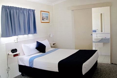 Overflow Emerald Motor Inn - Accommodation Redcliffe 3
