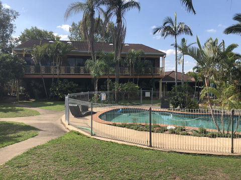 Oxley Motor Inn - Accommodation Redcliffe 2
