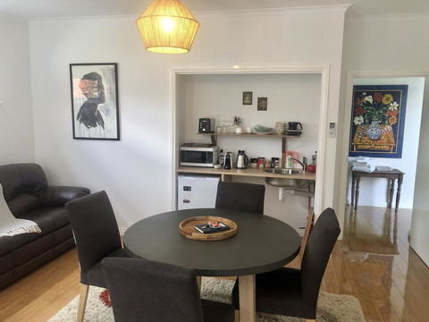 Paddys Rest - Accommodation Redcliffe 2