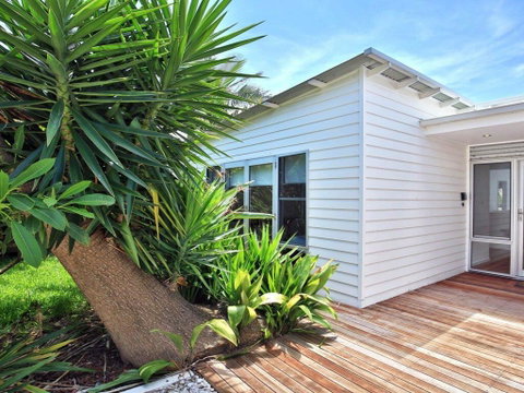 Palm Oasis - Family Friendly Accommodation Just A Short Walk To Werri Beach - Accommodation Redcliffe 0