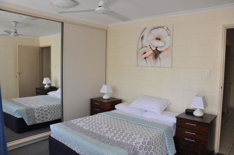 Palm Waters Holiday Villas - Accommodation Redcliffe 3
