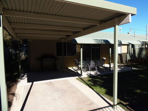 Palmgrove 2 - Rainbow Beach, Pet Friendly, Fully Fenced, Air Conditioned, Five Minutes To Beach - Accommodation Redcliffe 3