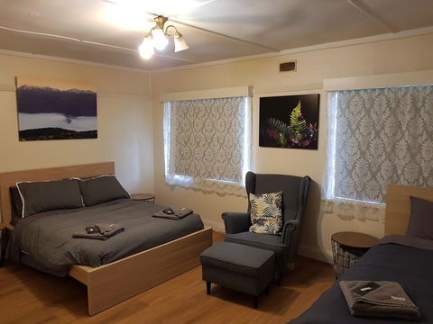 Pandani House - Accommodation Redcliffe 2