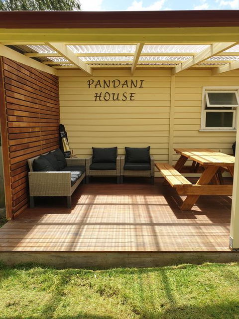 Pandani House - Accommodation Redcliffe 1
