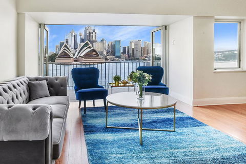 Panoramic Opera House & Harbour View - Accommodation Redcliffe 0