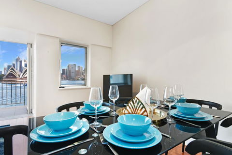 Panoramic Opera House & Harbour View - Accommodation Redcliffe 2