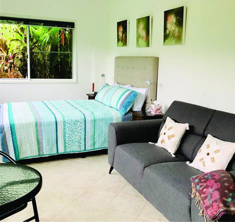 Paradise Eco B & B - Accommodation Redcliffe 0