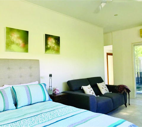 Paradise Eco B & B - Accommodation Redcliffe 2