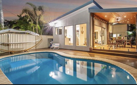 Paradise On The Peninsula - Accommodation Redcliffe 0
