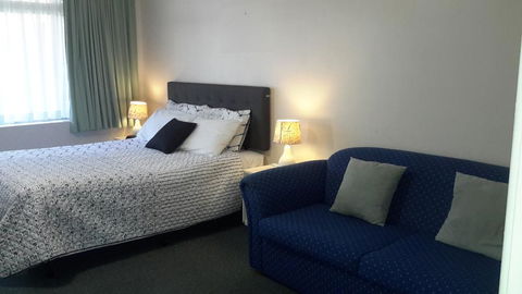 Paramount Motel - Accommodation Redcliffe 0