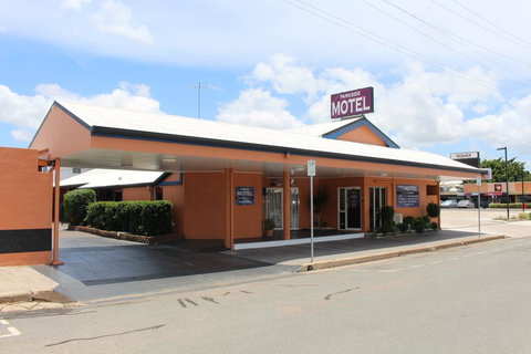 Parkside Motel & Licensed Restaurant - Accommodation Redcliffe 0
