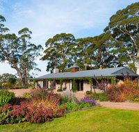Paul Bangay The Farmhouse - Accommodation Redcliffe