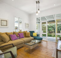 Paws Up Cottage - Accommodation Redcliffe