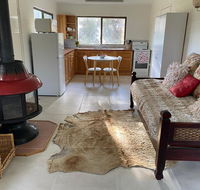 Pear Tree Cottage at Amiens - Accommodation Redcliffe