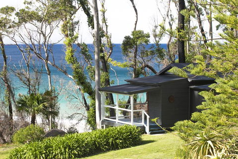 Pebbly Beach Escape - Accommodation Redcliffe 1