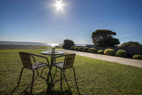 Pelican Perch Retreat - Accommodation Redcliffe 3