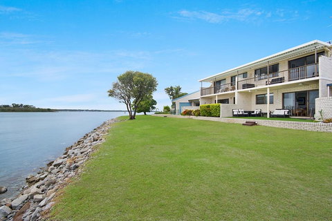 Peninsula Court 5 - Accommodation Redcliffe 3