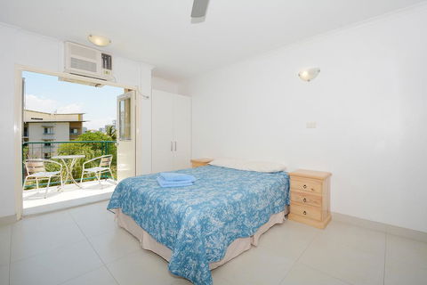 Peninsular Apartments - Accommodation Redcliffe 2