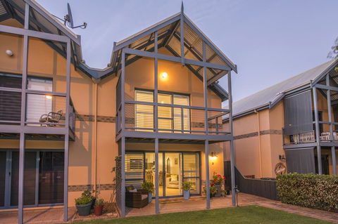 Peppabay - Accommodation Redcliffe 0