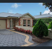Perfect Location Central Modern Cottage - Free WiFi - Accommodation Redcliffe