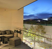 Perfectly Located Modern Apartment - Canberra CBD - Accommodation Redcliffe