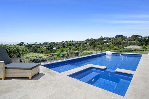 Perla Marina - Luxury Family Retreat With Heated Pool, Spa, Playground - Accommodation Redcliffe 1